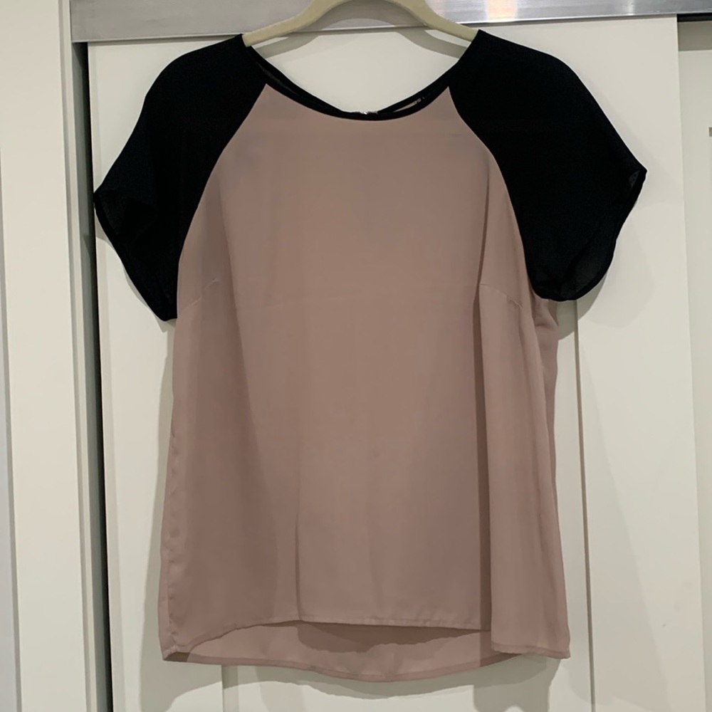Forever 21 Black & Blush Short Sleeve Raglan Top